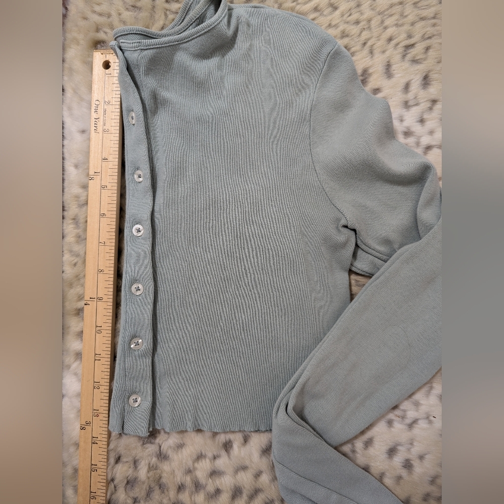 Brandy Melville Cropped Cardigan - Picture 4 of 5